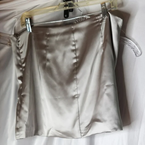 Women's Silver Mini Skirt - Wild Fable Size is XXS - Picture 5 of 14